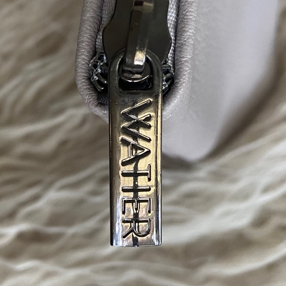 NEW Lise Watier Cosmetic Bag - Picture 2 of 3